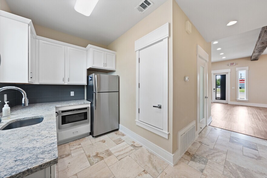 More Photos Of 1206 Hart St, Georgetown Specialty For Sale