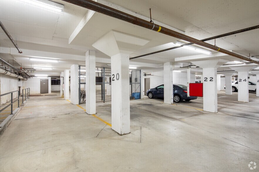 More Photos Of 800 Sheppard Ave W, Toronto Apartments For Sale