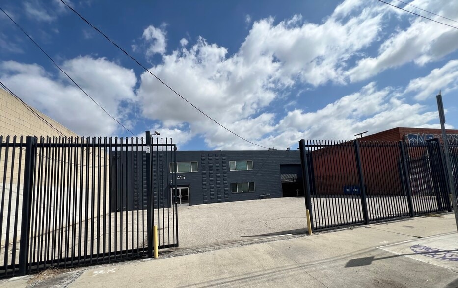 More Photos Of 1415 Newton St, Los Angeles Warehouse For Lease