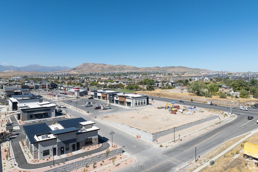 More Photos Of , Saratoga Springs General Retail For Sale