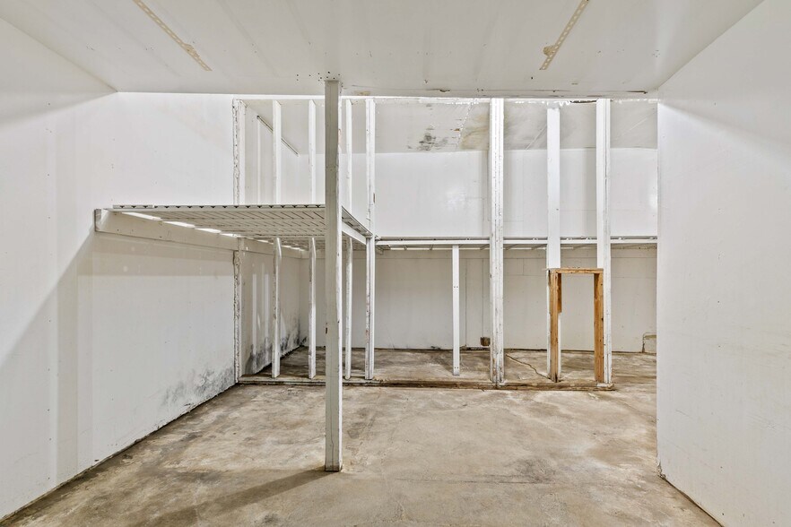 More Photos Of 6835 Tujunga Ave, North Hollywood Warehouse For Lease