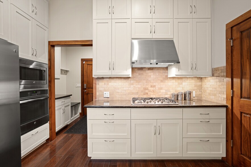 More Photos Of 145 State Loop 92, La Grange Specialty For Sale