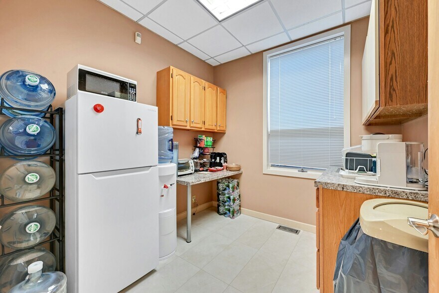 More Photos Of 200 Passaic St, Hackensack Office For Sale