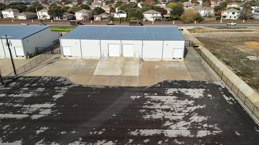 More Photos Of 10042 FM 1976, Universal City Unknown For Lease