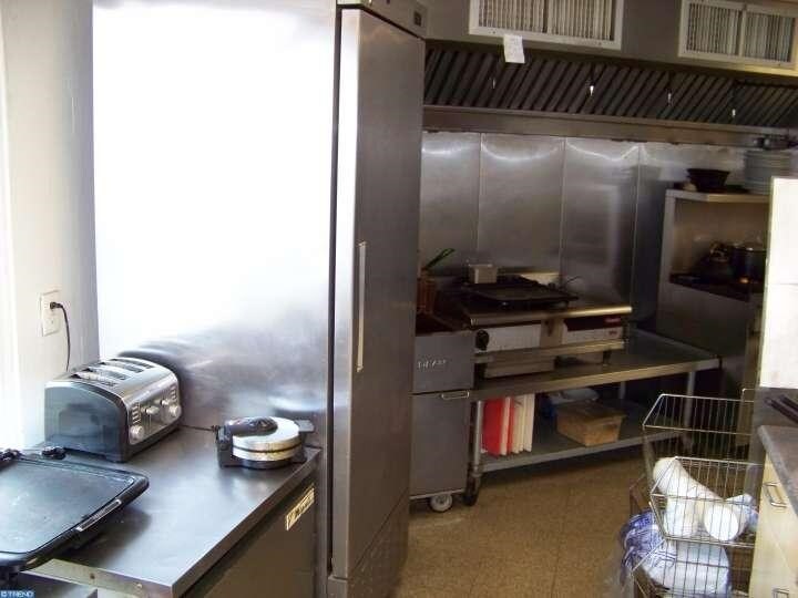 More Photos Of 122-124 E 4th St, Bridgeport Storefront For Sale