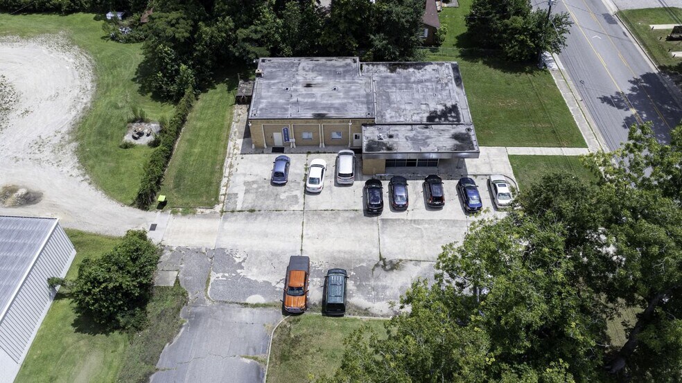 More Photos Of 425 S Lee St, Whiteville Office For Sale
