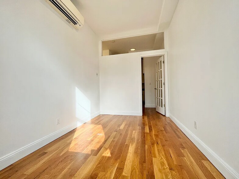 More Photos Of 293 Wyckoff Ave, Brooklyn Apartments For Sale