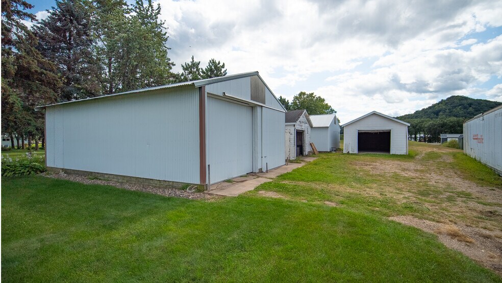 More Photos Of 900 Shields Ave, Wabasha General Retail For Sale