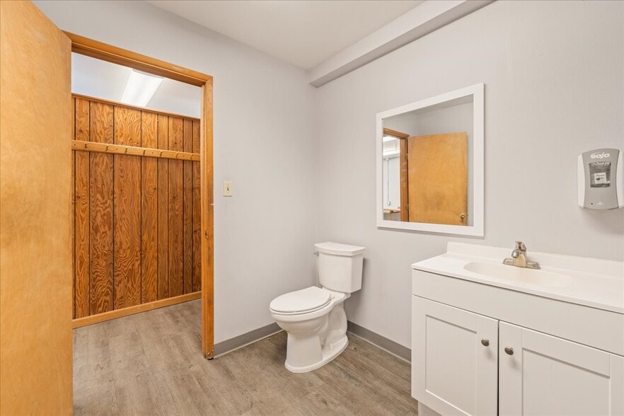 More Photos Of 1995 Badger Rd, North Pole Industrial For Lease