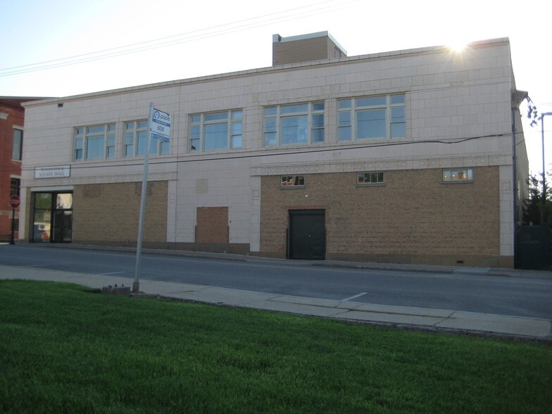 More Photos Of 110 S Johnson St, Woodstock General Retail For Sale
