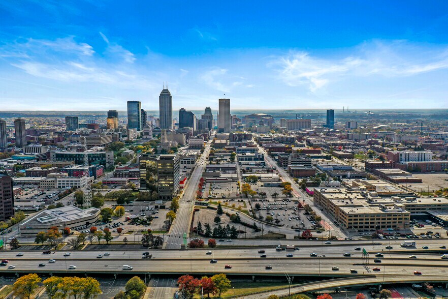 More Photos Of 1340 N Illinois St, Indianapolis Showroom For Lease