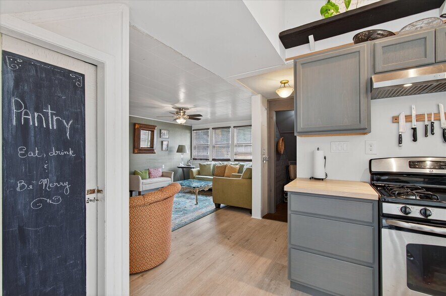 More Photos Of 8 Fairgrounds Rd, Skamokawa Restaurant For Sale