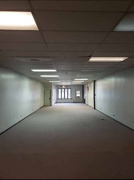 More Photos Of 133 E High St, Pottstown Storefront Retail Residential For Lease