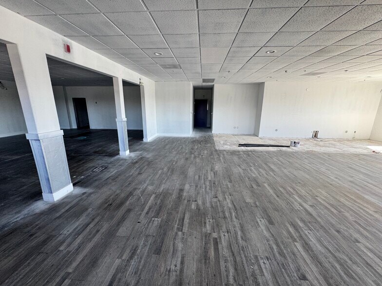 More Photos Of 19341 Bear Valley Rd, Apple Valley Medical For Lease