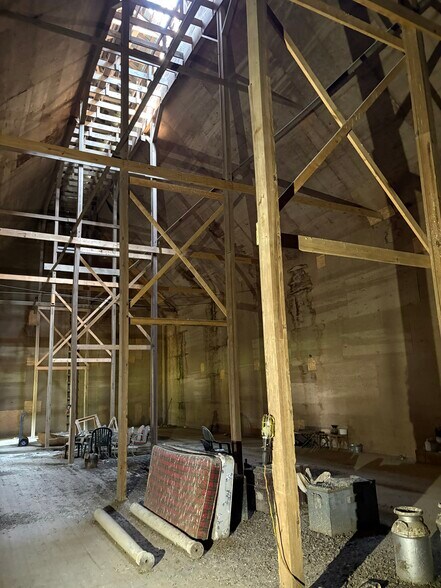 More Photos Of 20018 Halifax Rd, Carson Warehouse For Sale
