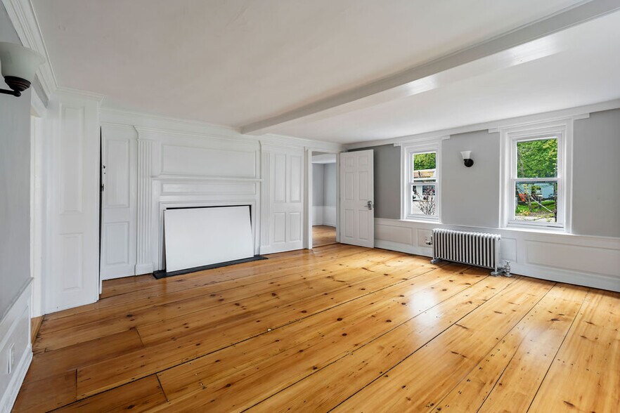 More Photos Of 3 Portsmouth Ave, Exeter General Retail For Sale