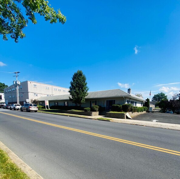 Primary Photo Of 315-329 E 2nd St, Boyertown Flex For Sale