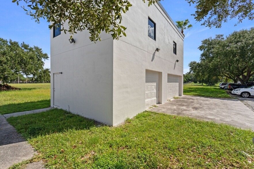 More Photos Of 5449 S Semoran Blvd, Orlando Unknown For Lease