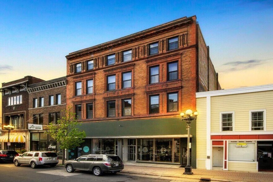 More Photos Of 511-513 Main St, La Crosse Storefront Retail Office For Lease