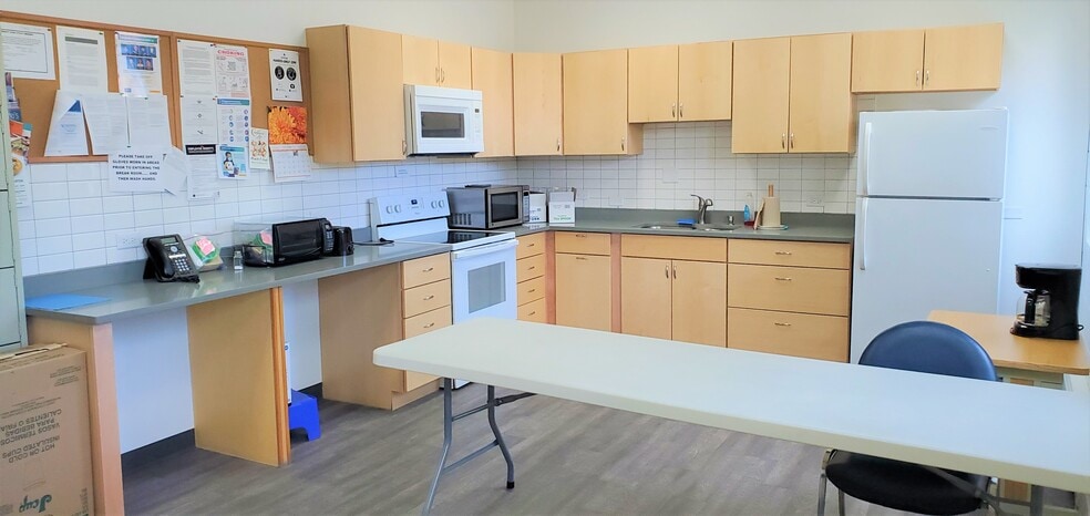 More Photos Of 8035 Austin Ave, Morton Grove Warehouse For Lease