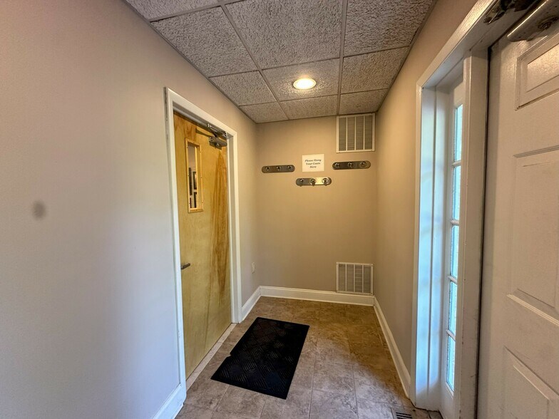 More Photos Of 445 Main St, Center Moriches Medical For Sale