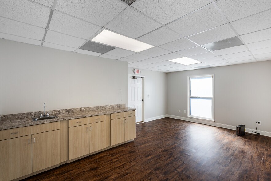 More Photos Of 6564 Professional Pl, Riverdale Medical For Lease