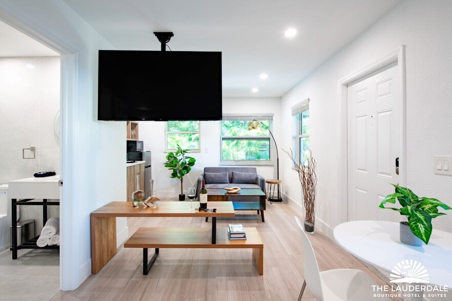 More Photos Of 505 SE 16th St, Fort Lauderdale Hotel For Sale