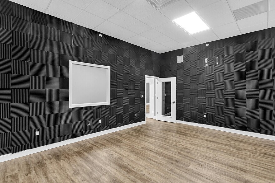 More Photos Of 4491 School Rd S, Murrysville Office For Sale