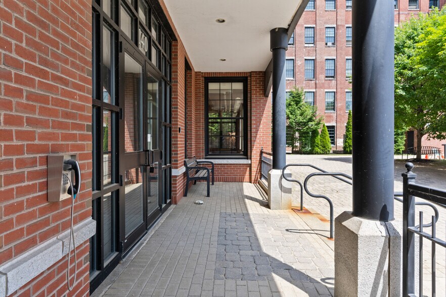 More Photos Of 140 Mill St, Lewiston Office Residential For Sale