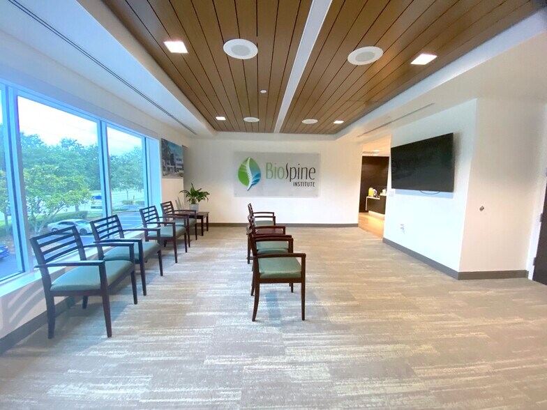 More Photos Of 1105-1129 Saxon Blvd, Orange City Office For Sale