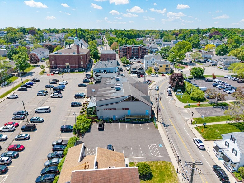 More Photos Of 21 Memorial Dr, Plymouth Storefront Retail Office For Sale