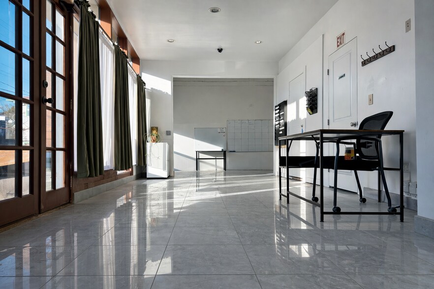 More Photos Of 5338-5340 15th Ave S, Seattle Office For Lease