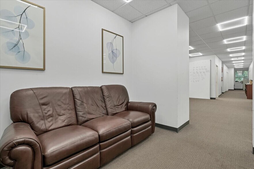 More Photos Of 180 Summit Ave, Montvale Medical For Lease