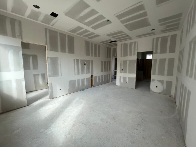 More Photos Of 5821 Winsome Ln, Houston Apartments For Sale