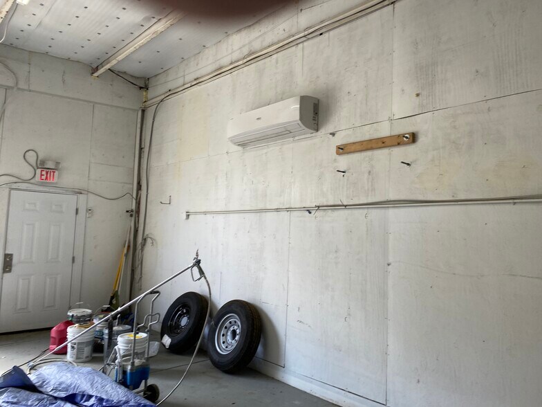 More Photos Of 9049 Industrial Blvd NE, Leland Service For Lease