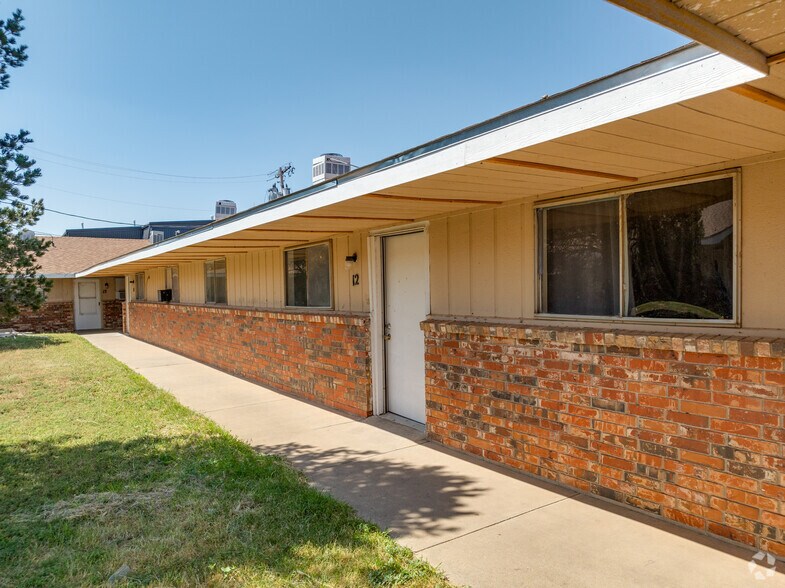 More Photos Of 1725 E 1st St, Dumas Multifamily For Sale