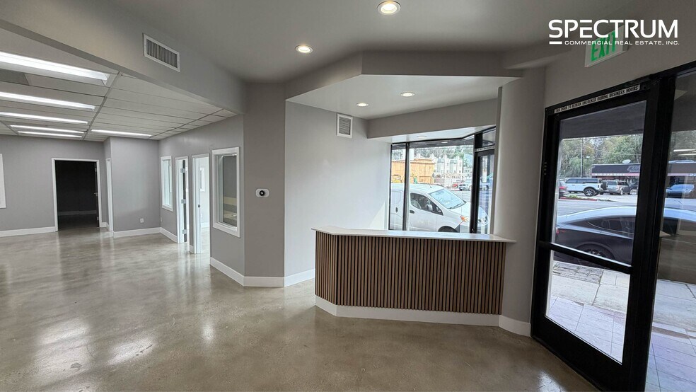 More Photos Of 22837 Ventura Blvd, Woodland Hills Office For Lease