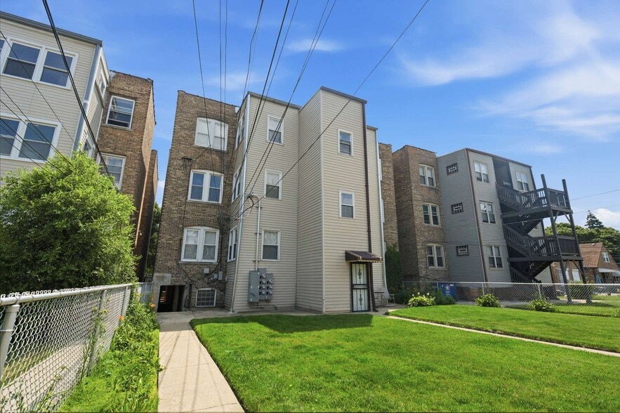 More Photos Of 8138 S Calumet Ave, Chicago Apartments For Sale