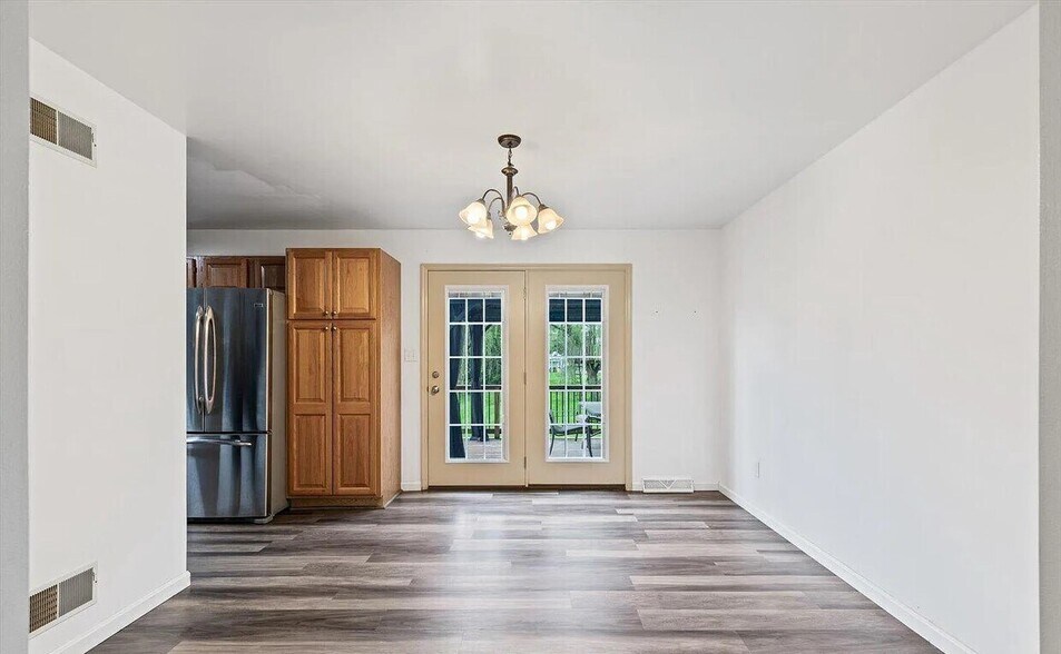More Photos Of 585 Westbrooke Dr, Elizabethtown Specialty For Lease