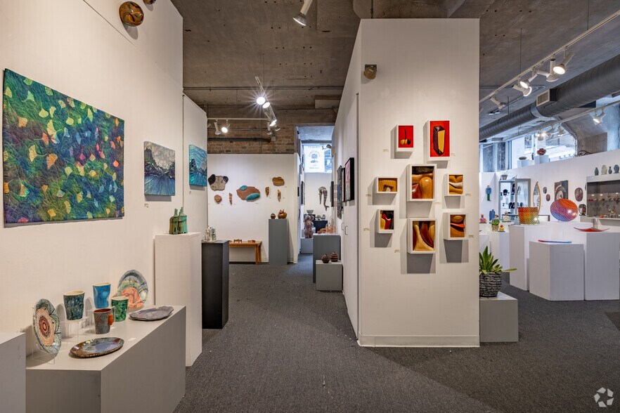 More Photos Of 230 W Superior St, Chicago Office For Lease