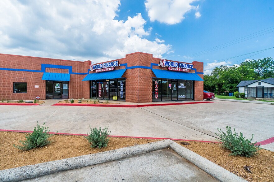 More Photos Of 405 N McDonald St, McKinney Unknown For Lease