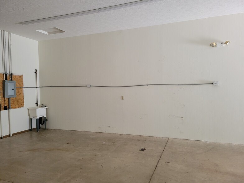 More Photos Of 3566 State Rd, Cuyahoga Falls Self Storage For Lease