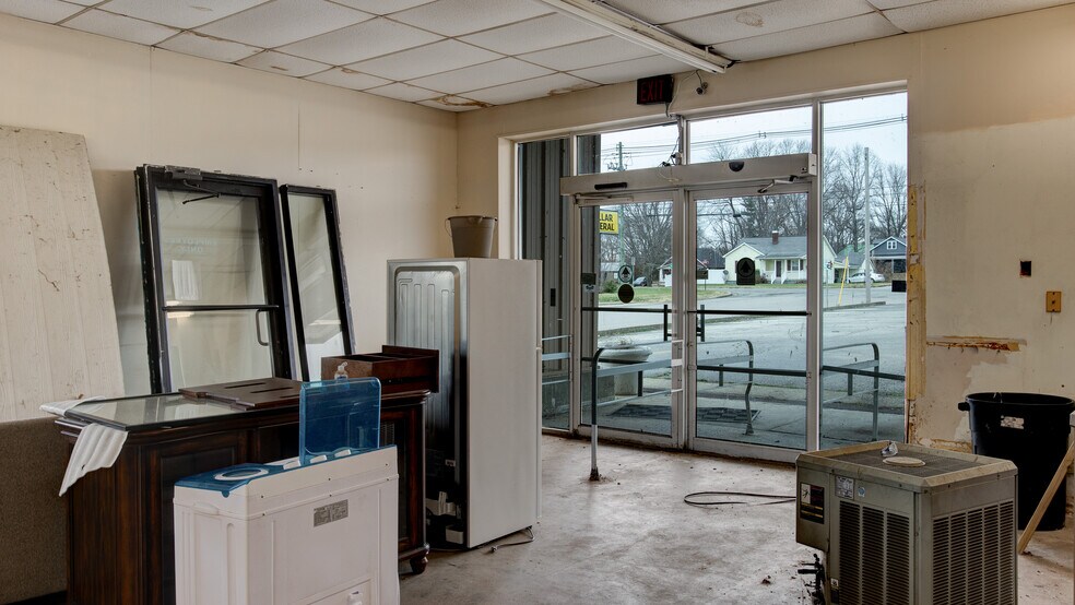 More Photos Of 2015 Payne st, Tell City Light Distribution For Sale