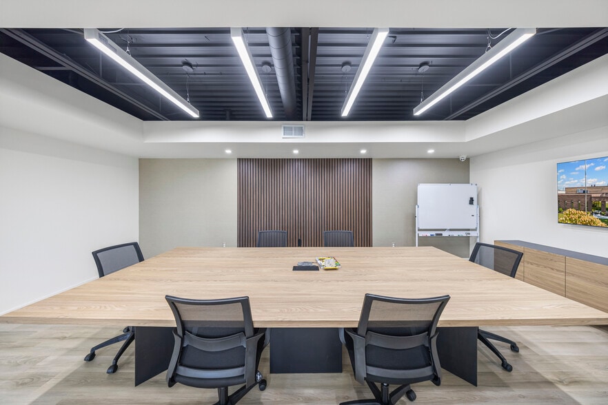 More Photos Of 23936 Industrial Park Dr, Farmington Hills Warehouse For Sale