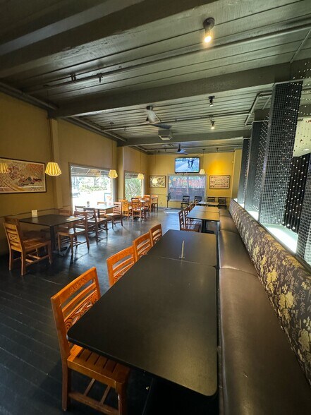 More Photos Of 2719 McKinney Ave, Dallas Restaurant For Lease