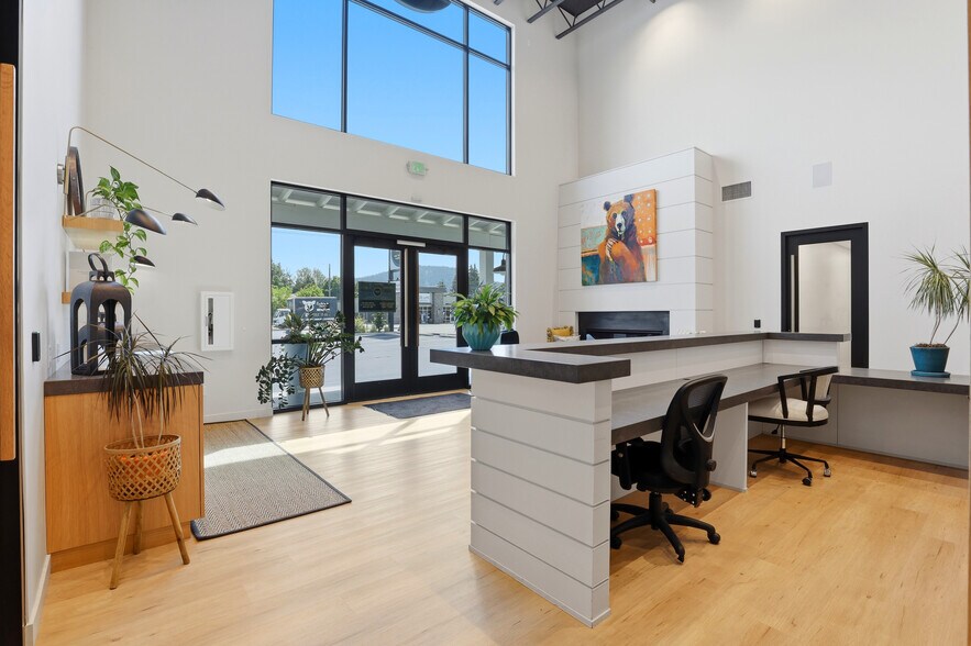 More Photos Of 9493 N Government Way, Hayden Office For Sale