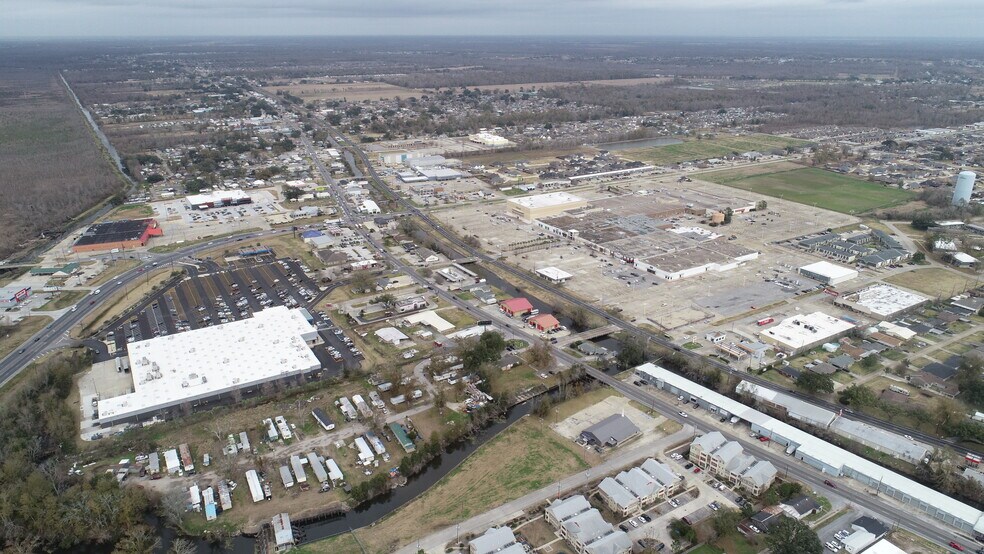 More Photos Of 5977 W Park Ave, Houma Bank For Sale