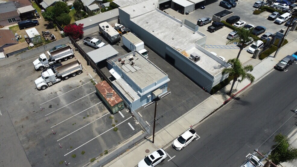 More Photos Of 10043 Artesia Pl, Bellflower Service For Lease