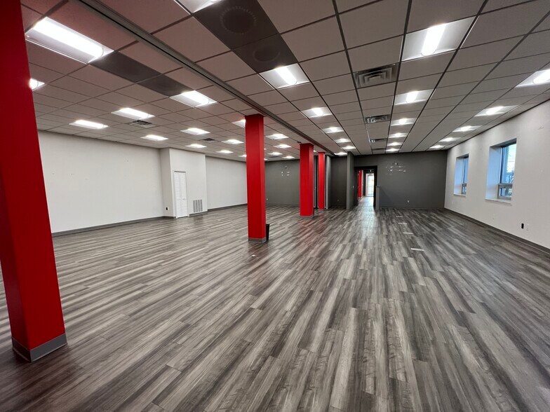 More Photos Of 11530 Stephens Rd, Warren Warehouse For Lease