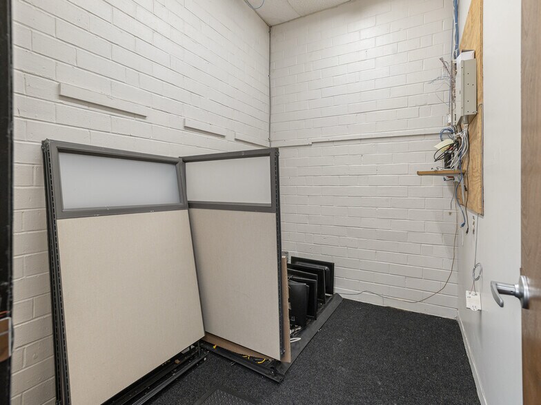 More Photos Of 579 Tunnel Rd, Asheville Freestanding For Lease